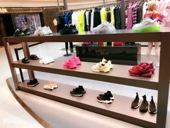 -BALENCIAGA(恒隆广场店)