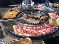 -哈哈碳都·牛肋条无限自助烤肉(台江万达店)