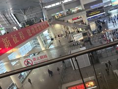 -麦当劳(上海虹桥站30B检票口楼上)