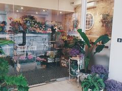 -FLOVIE FLORIST CAFE