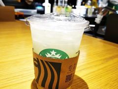 冰摇柠檬茶-星巴克(深圳音乐厅店)