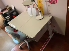 -moll学习桌椅(上海久光百货店)