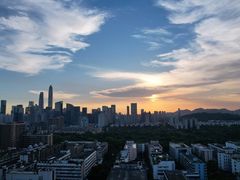 -DJI大疆(深圳华强北曼哈授权体验店)