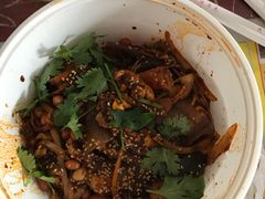 -愉肴麻辣香锅(中山路店)