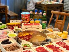 -来龍儿鲜切牛肉自助老火锅