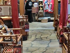 -老牌坊云南鱼豆花火锅(爱建店)