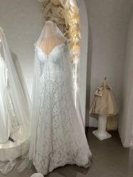 -艾米丽婚纱礼服