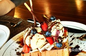 Honey Toast with Ice Cream