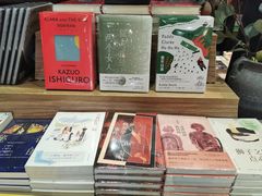 -钟书阁(松江泰晤士小镇店)