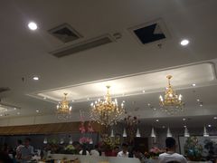 -泉福居酱骨头自助广场(南大街商业步行街店)