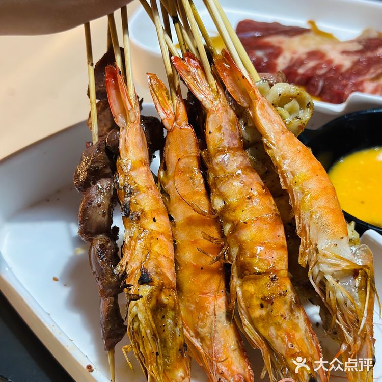 他们家的东西真的是琳琅满目,因为是自助烤肉,可以随便选