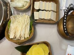 -菌子鲜汤野生菌锅