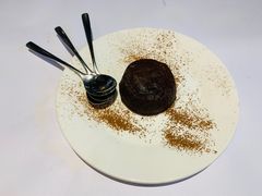 经典巧克力熔岩蛋糕-乐意坊Alla Torre意大利手工披萨(陆家嘴旗舰店)