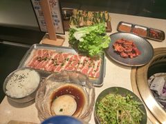 -蚂蚁洞·烤肉大营地(上海静安大悦城店)
