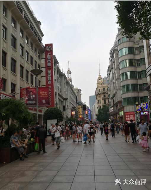 上海旅游攻略，南京路步行街是必去打卡景点