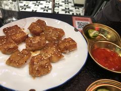-何妹湿辣牛肉·粤式烧烤砂煲(桂雅路店)