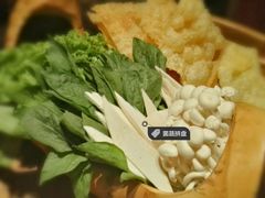 -老牌坊云南鱼豆花火锅(嵩山店)