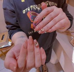 -花系美·美甲美睫精品店