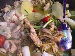 酸菜味牛蛙泡锅-蘭奢雅集·江浙菜(青山江滩店)