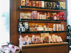 零售区-星巴克臻选(莘庄仲盛店)