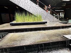 -瑞虹新天地月亮湾