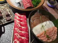 -三出山火锅(南京万象天地店)