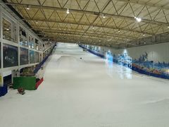 -乔波室内滑雪场