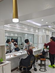 -镁连社·美联社