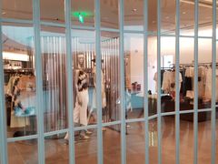 -URBAN REVIVO(高德置地广场·春广场店)