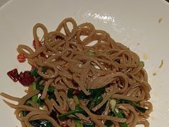 -阿瓦山寨·湘菜现炒·剁椒鱼头王(咸阳总店)