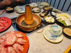 -洞庭洲·防空洞火锅·铜锅涮肉·烧烤(新百广场店)