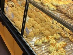 面包甜点陈列柜-御蝶坊生日蛋糕KNAC(新村店)