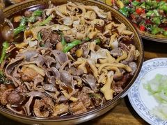 -一品红烧鸭特色川菜(三岔湖店)