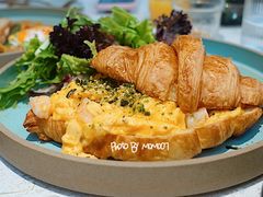 可颂配鲜虾滑蛋-Toris(LuOne凯德晶萃广场店)