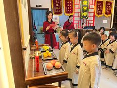 -童学馆·诗书礼乐少儿国学(光谷天地店)