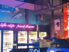 -UP嘻哈酒吧(粉巢店)
