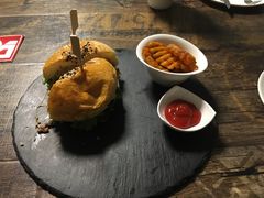 -HIGH FIVE哈福手工汉堡(桂林路店)