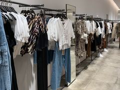 -URBAN REVIVO(西安Momopark店)