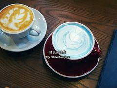 -新华里咖啡书吧(新华书店小寨店)