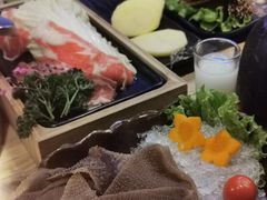 -湊湊火锅·茶憩(杭州湖滨银泰in77店)