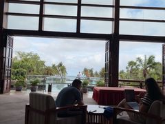 -亚龙湾喜来登·美景台大堂吧