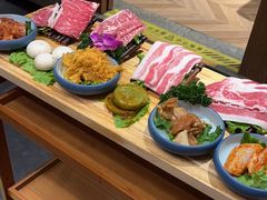 -明洞阿姨·韩式酱蟹烤肉·创意料理(三元桥店)