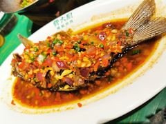 香煎大鲫鱼-费大厨辣椒炒肉(太平老街店)