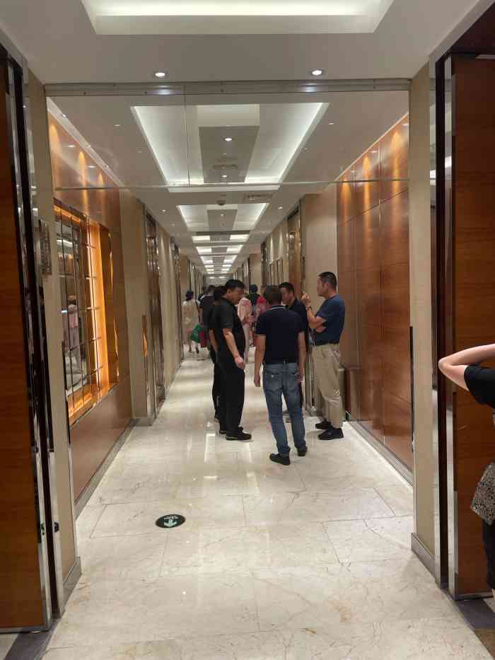 新黄埭大酒店(润元路店)-"【vip有特权】公司年会定在这里,临近.