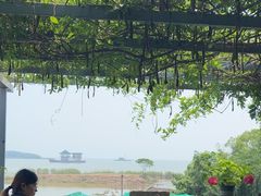 -亮河湾山庄