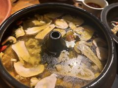 -云海肴·汽锅鸡·云南菜(天山百盛优客店)