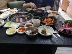 -草家酱蟹炭火烤肉店(珲春南路一店)