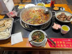 -小饕荟雅安贡椒鱼鲜馆(广福桥店)