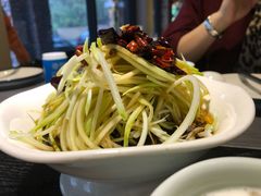 -壹号院音乐餐厅•烤全羊•新疆菜(浐灞店)