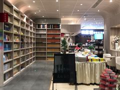 -钟书阁(群光广场店)